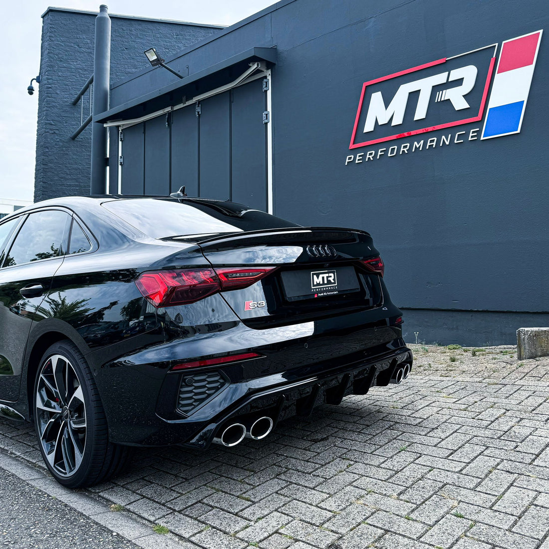 Audi S3 8Y agressieve diffuser gemonteerd