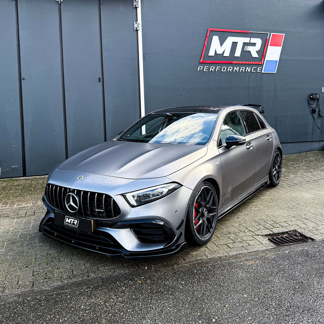 Mercedes-Benz A45S AMG body kit gemonteerd