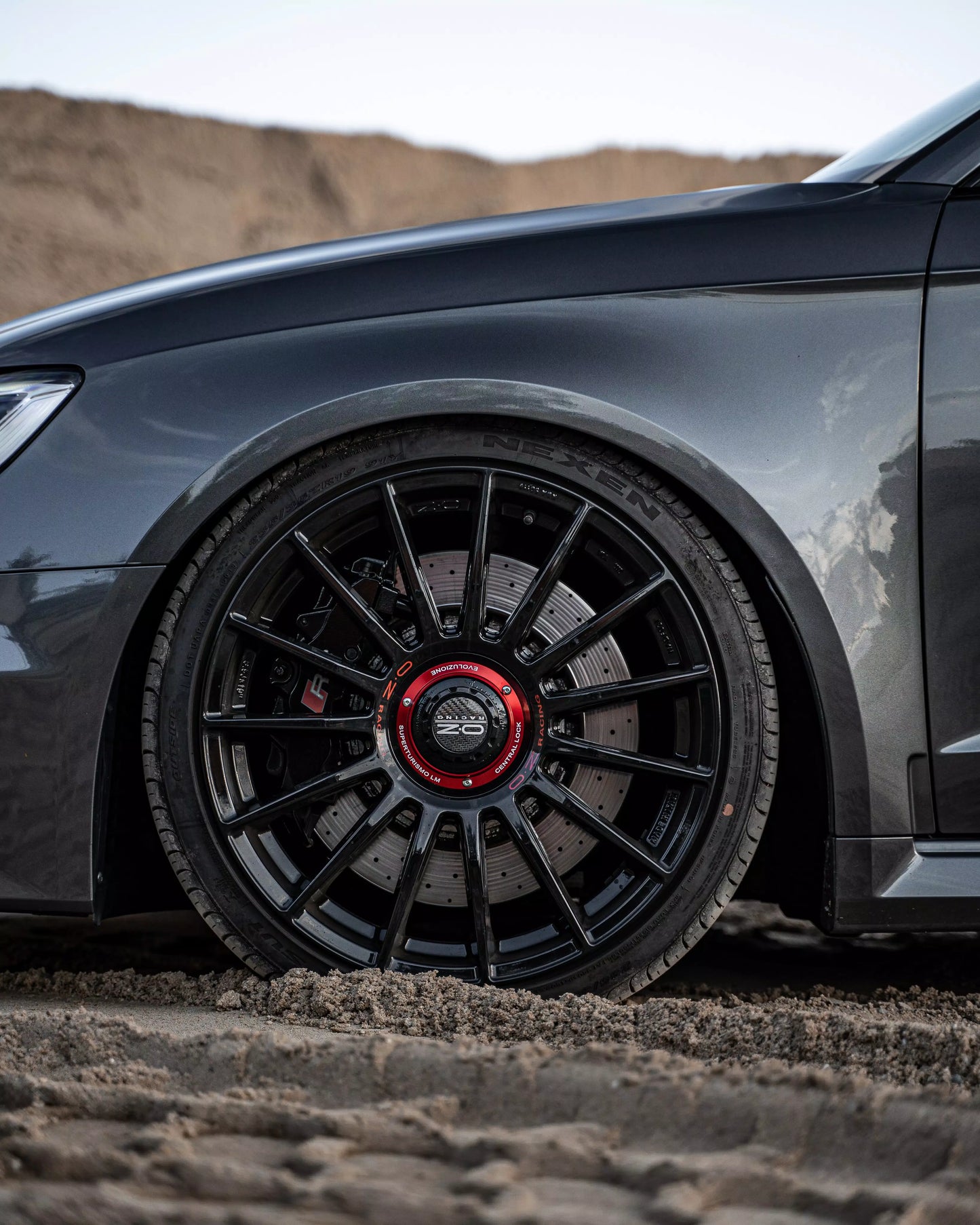 OZ Superturismo Evoluzione Gloss Black 5x112 19″ Set Rims