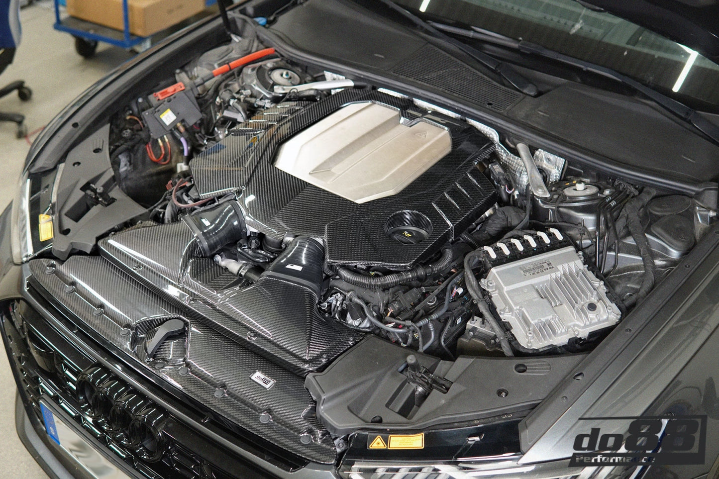 DO88 Carbon Motorabdeckung Audi RS6, RS7 C8 4.0TFSI