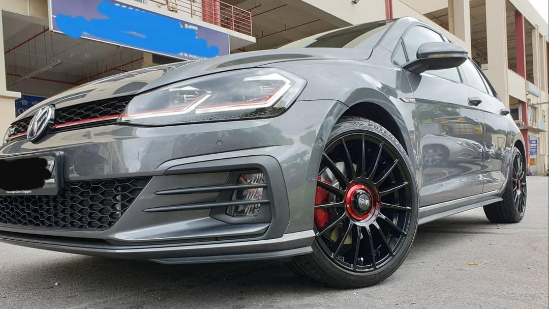OZ Superturismo Evoluzione Gloss Black 5x112 19″ Set Rims