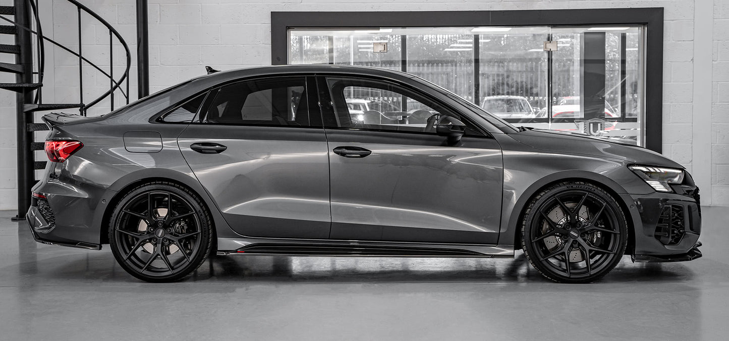 Extensions de jupes latérales Urban Automotive Carbone Audi RS3 8Y