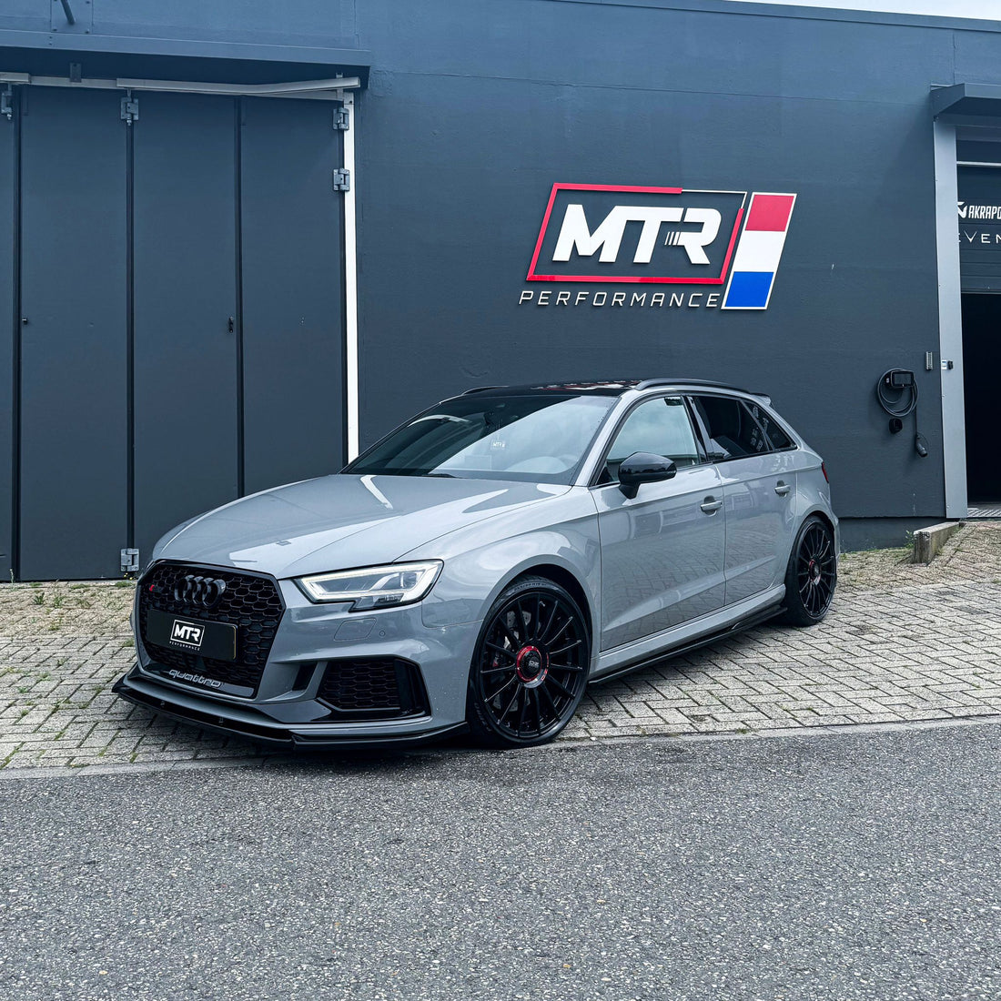2020 Audi RS3 body kit + OZ Superturismo Evoluzione set gemonteerd