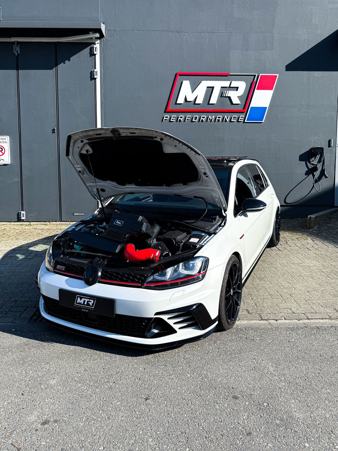 R600 luchtinlaat pakket Golf MK7 GTI Clubsport