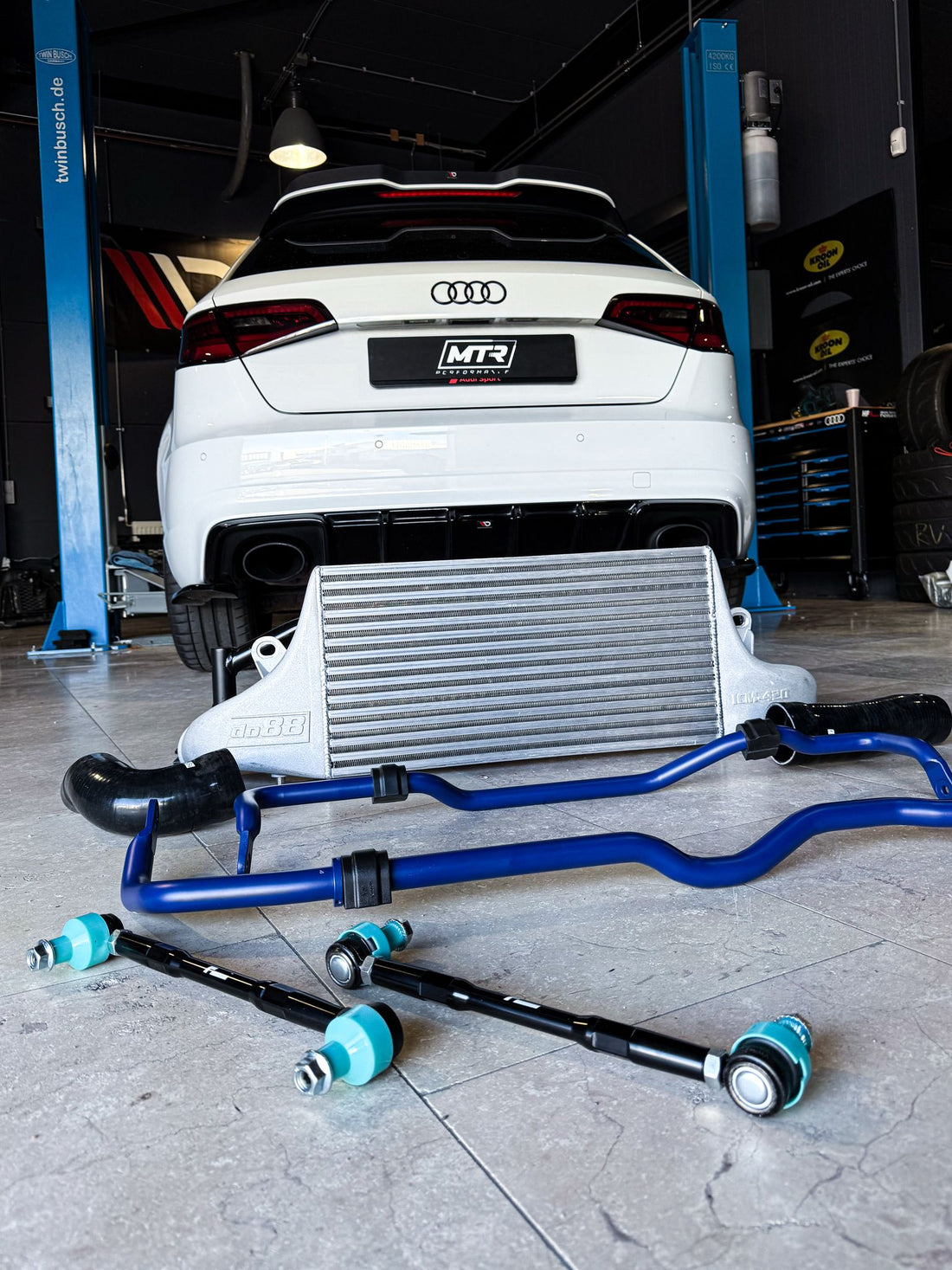 Audi RS3 8V 2.5TFSI montage tuning onderdelen