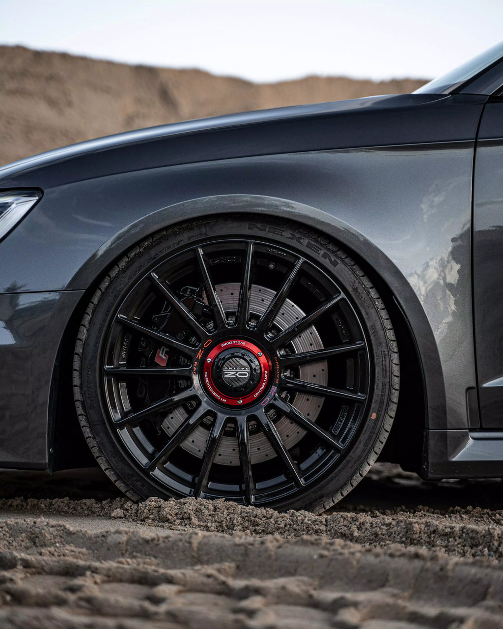 OZ Superturismo Evoluzione Gloss Black 5x112 19″ Set Velgen