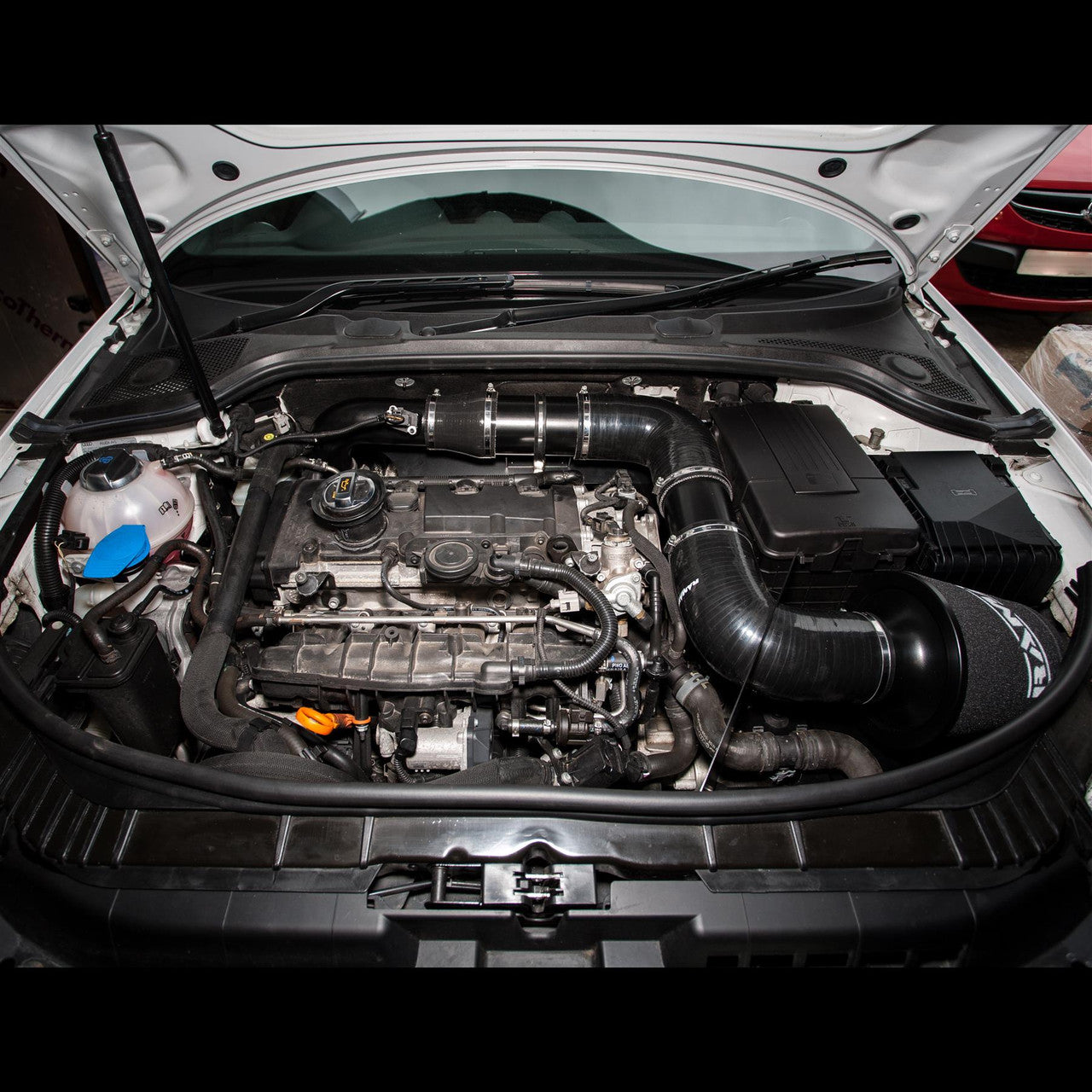 Ramair komplet za dovod zraka, povečana velikost, VAG 2.0TFSI EA113 VW Golf 5/6 GTI/R, Audi 8P A3/S3, TT 8J, Seat Leon 1P itd.