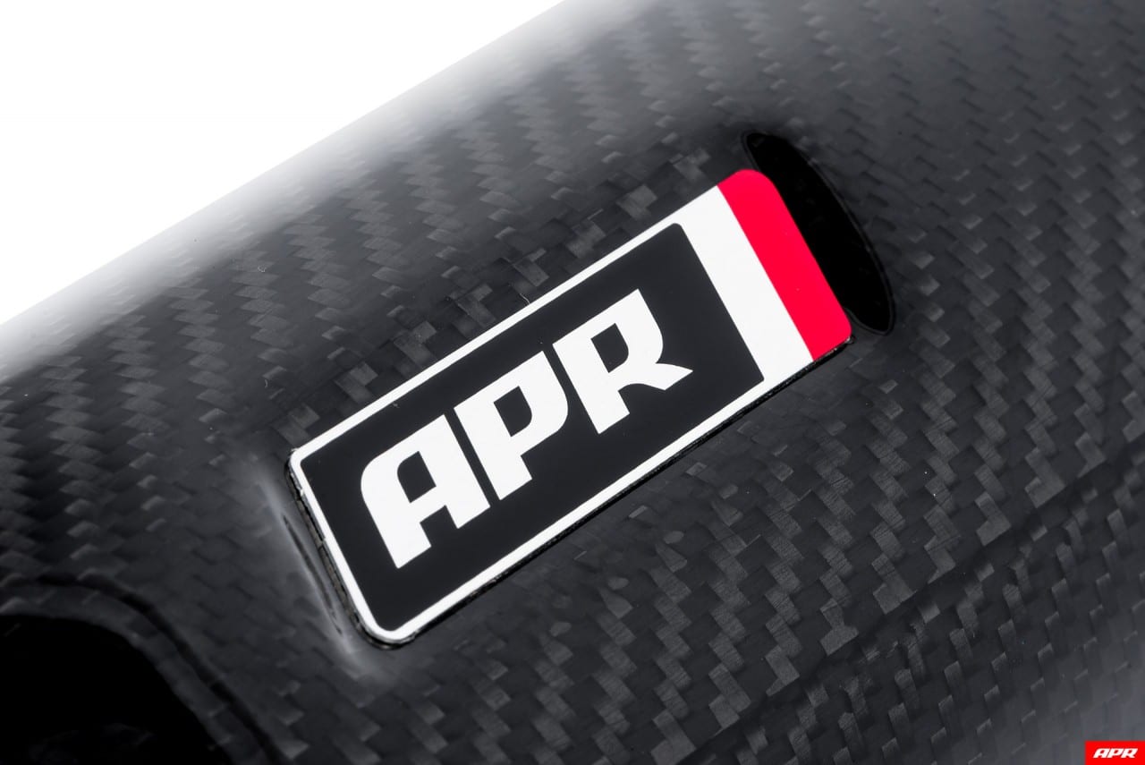 APR Kohlefaser-Ansaugrohr Audi RS3 8V/8Y, TTRS 8S, RSQ3 F3 DAZA/DNWA