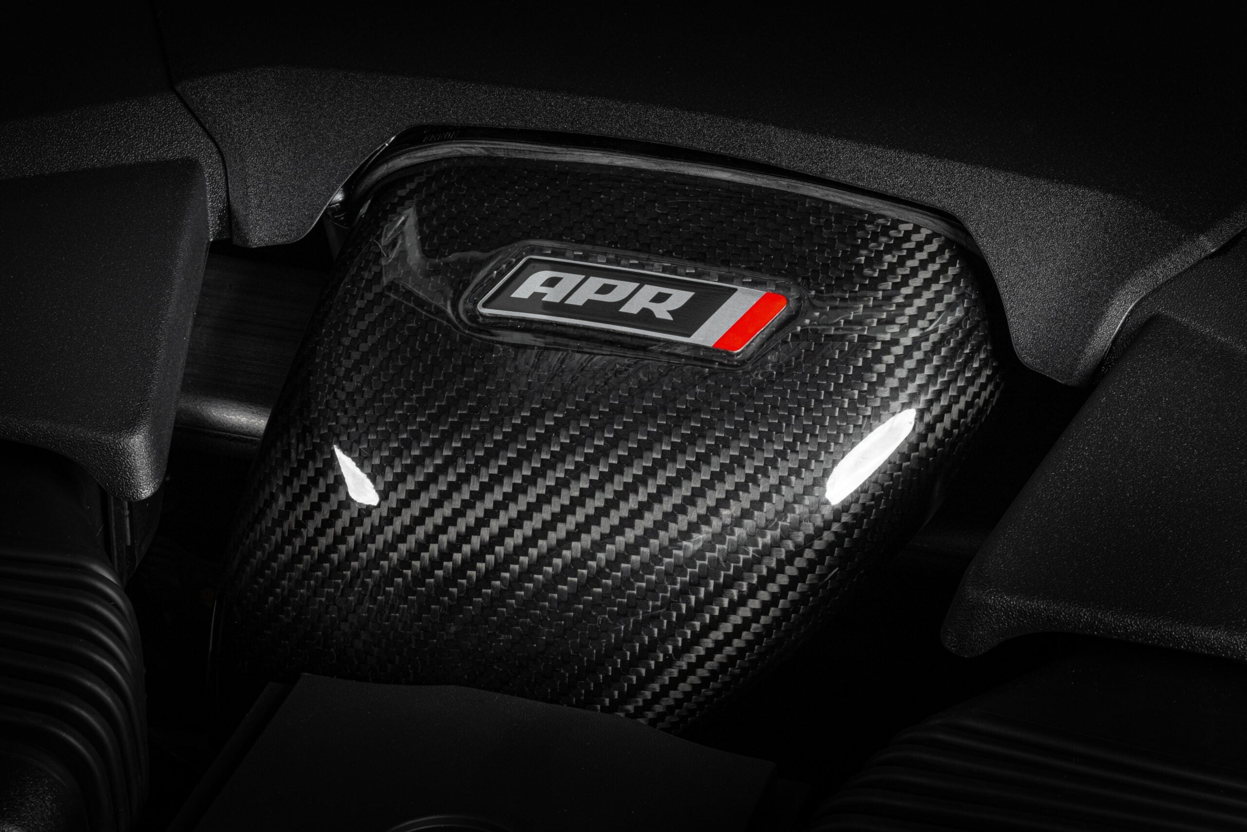APR Karbónový vzduchový filter Audi Q7, Q8 55TFSI/60TFSI, Porsche Cayenne, Bentley Bentayga 3.0 V6