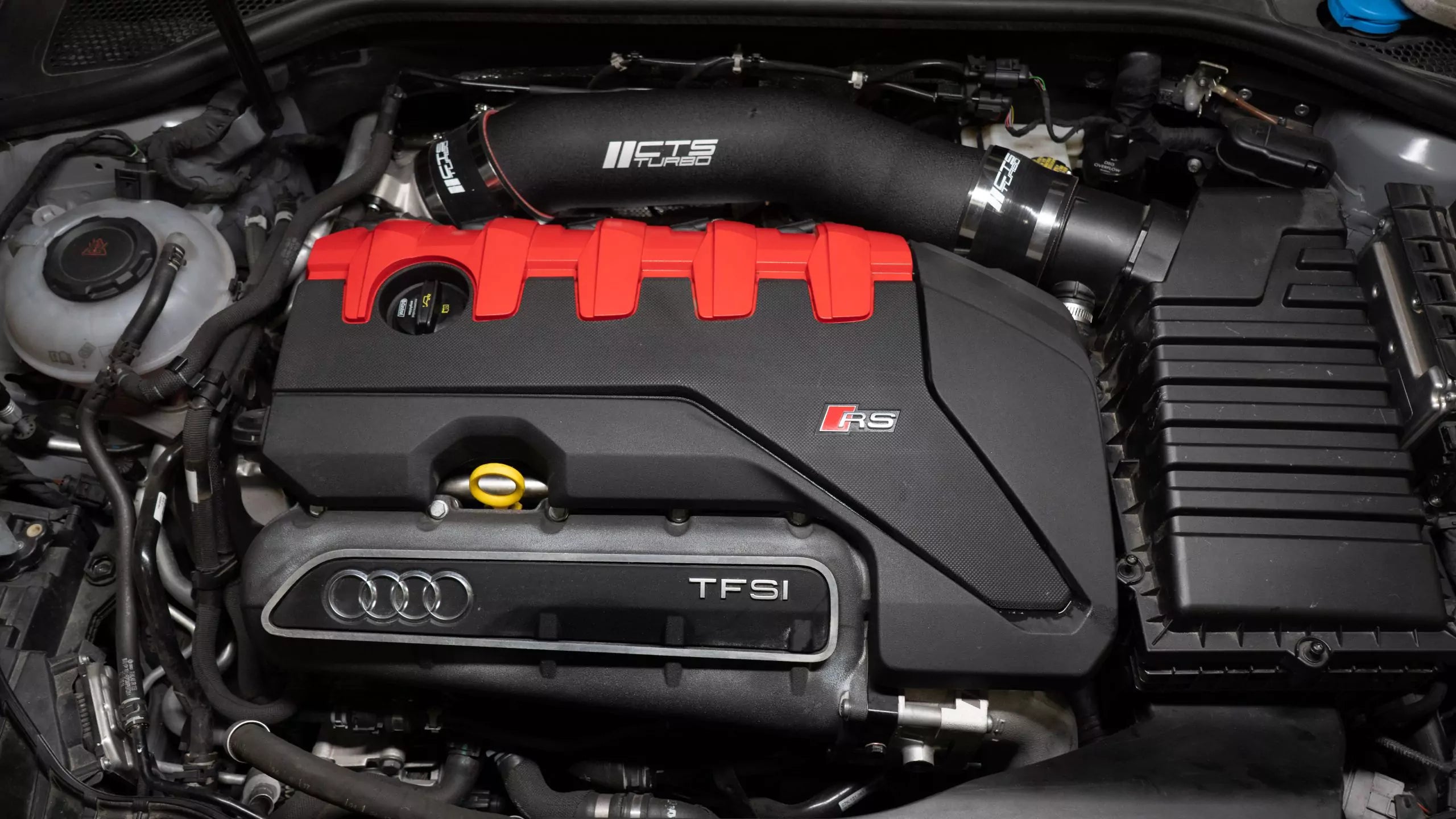 CTS Turbo sacia trubica 4" (pripojenie OEM airboxu) Audi RS3 8.5V/8Y / TTRS 8S / RSQ3 2.5TFSI