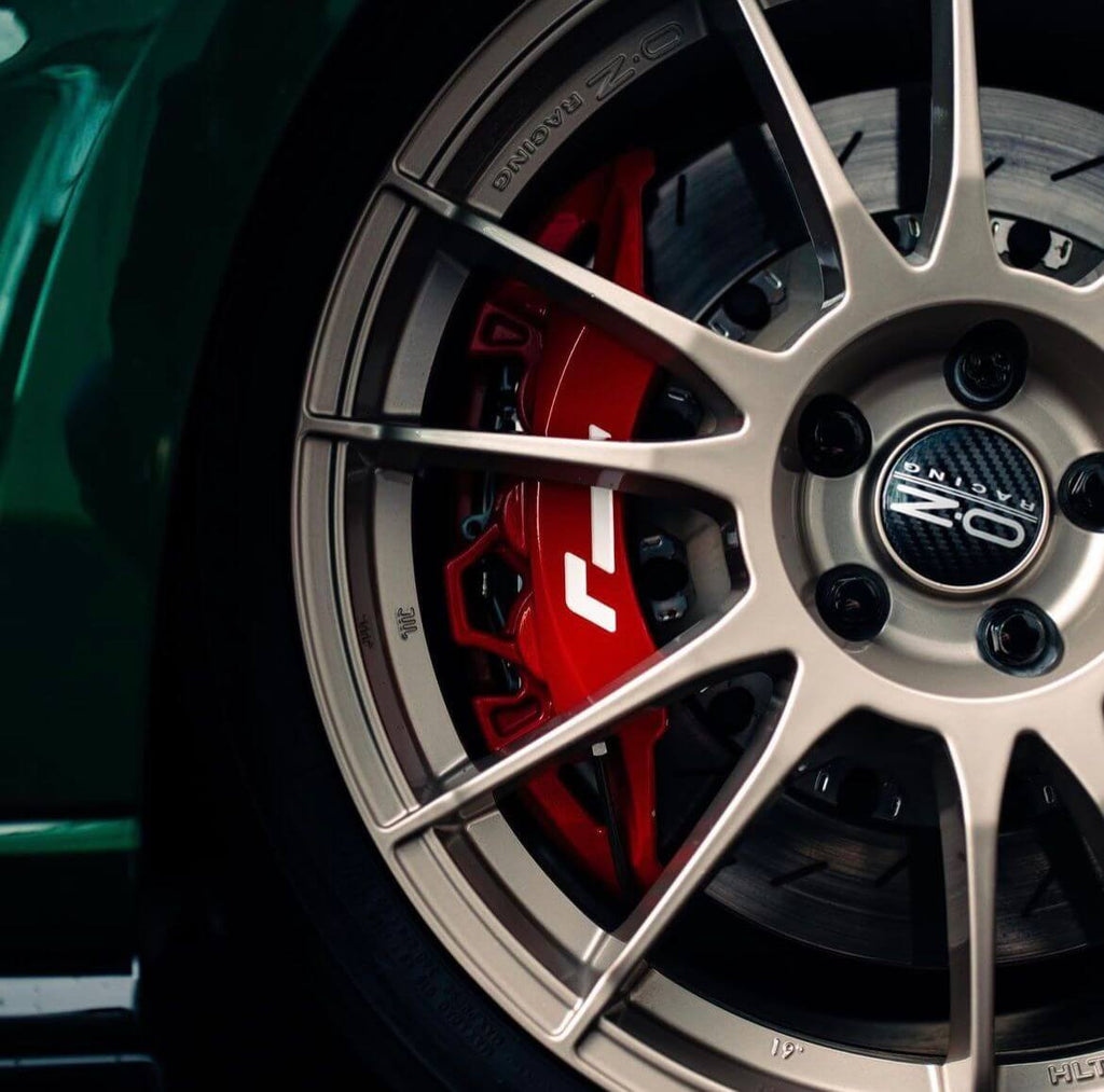 OZ Ultraleggera HLT Gloss Black/White Gold 5x112 19″ Set Velgen